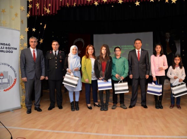 9E sınıfı öğrencilerimizden Büşra SARIKAYA, kompozisyon yarışmasında ilçe birinciliği elde etti.